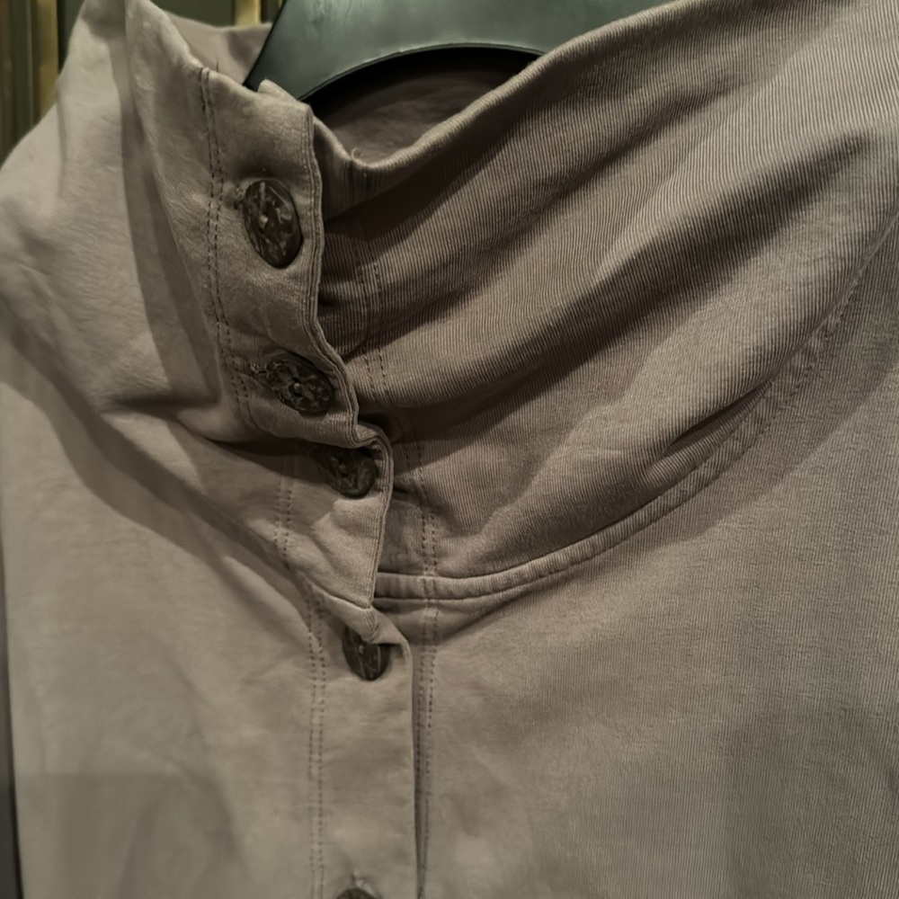 Basic threads Cropped Top - Picture 3 of 5